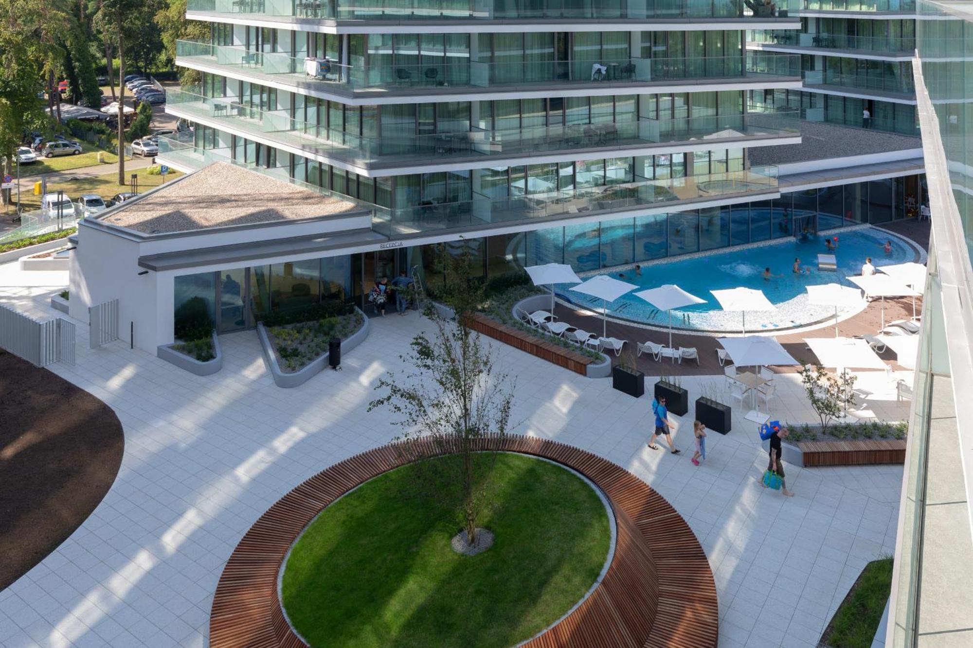 Royallux Apartment Waves Resort & Spa - Sea View From Balcony By Renters Prestige Мендзиздроє Екстер'єр фото