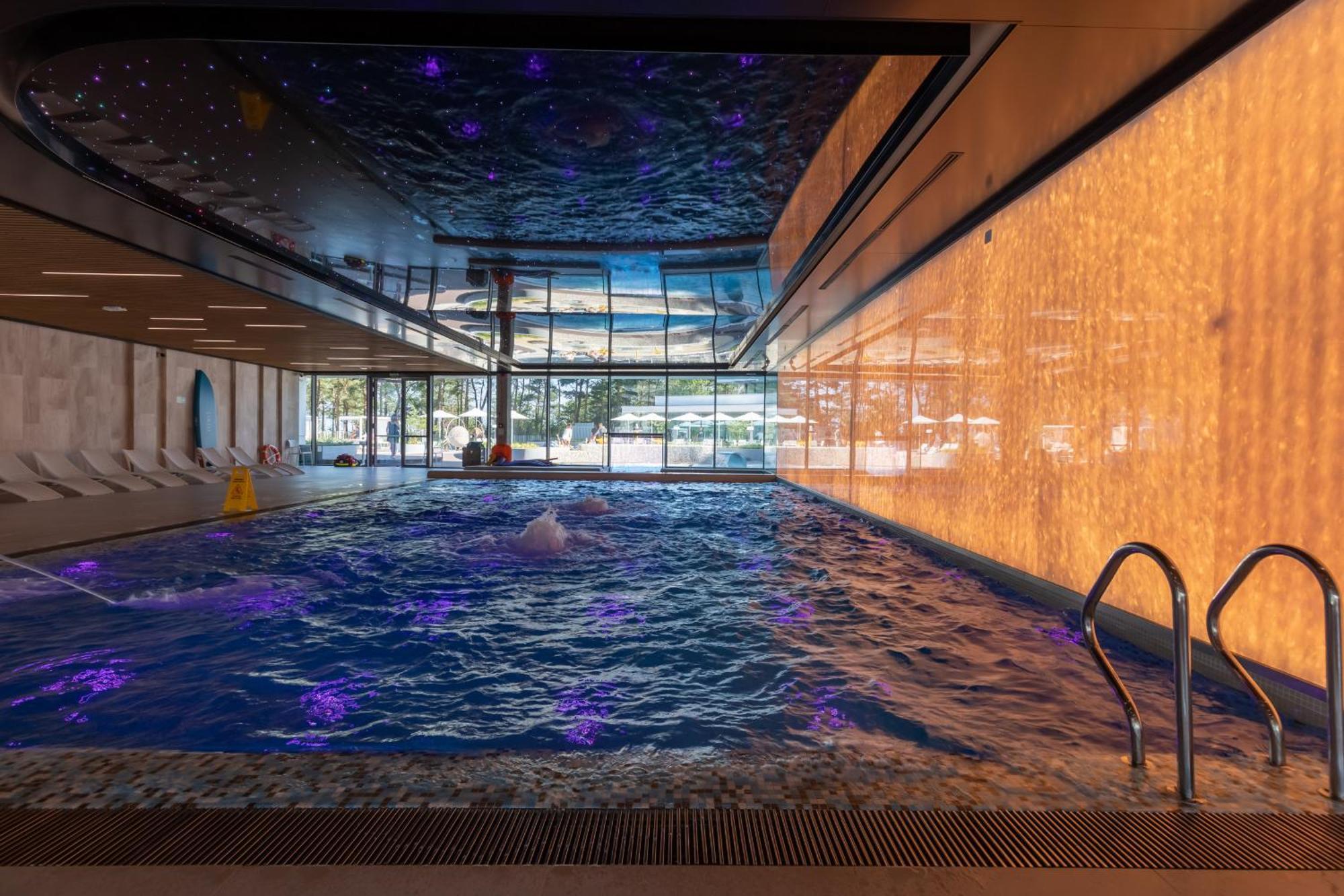 Royallux Apartment Waves Resort & Spa - Sea View From Balcony By Renters Prestige Мендзиздроє Екстер'єр фото